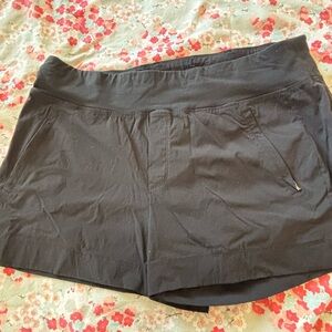 Athleta Trekkie North Short, Black